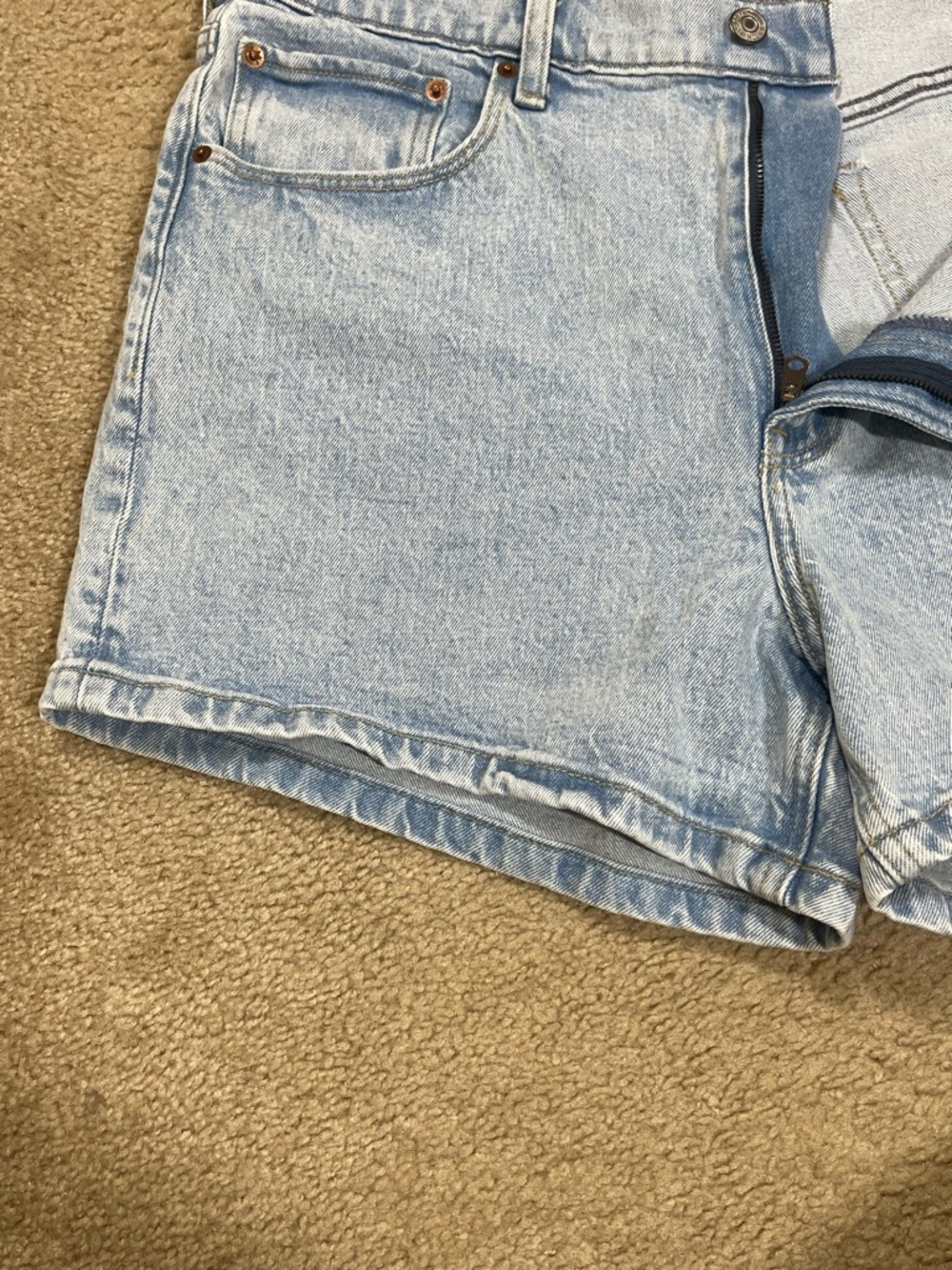Abercrombie & Fitch 4’ Mom High Rise Light Blue Denim Jean Shorts - Picture 5 of 12